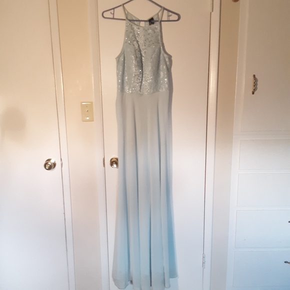 Dress - Picture 1 of 4